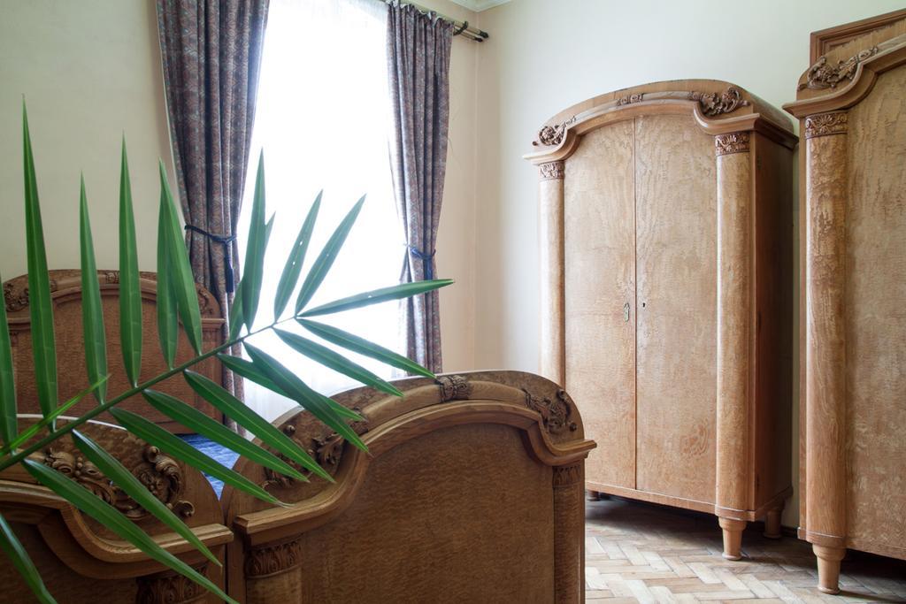 Eva Stories Movie Apartment on Rynok Square Lemberg Exterior foto