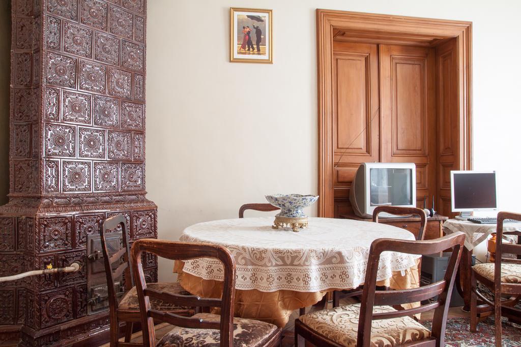Eva Stories Movie Apartment on Rynok Square Lemberg Exterior foto