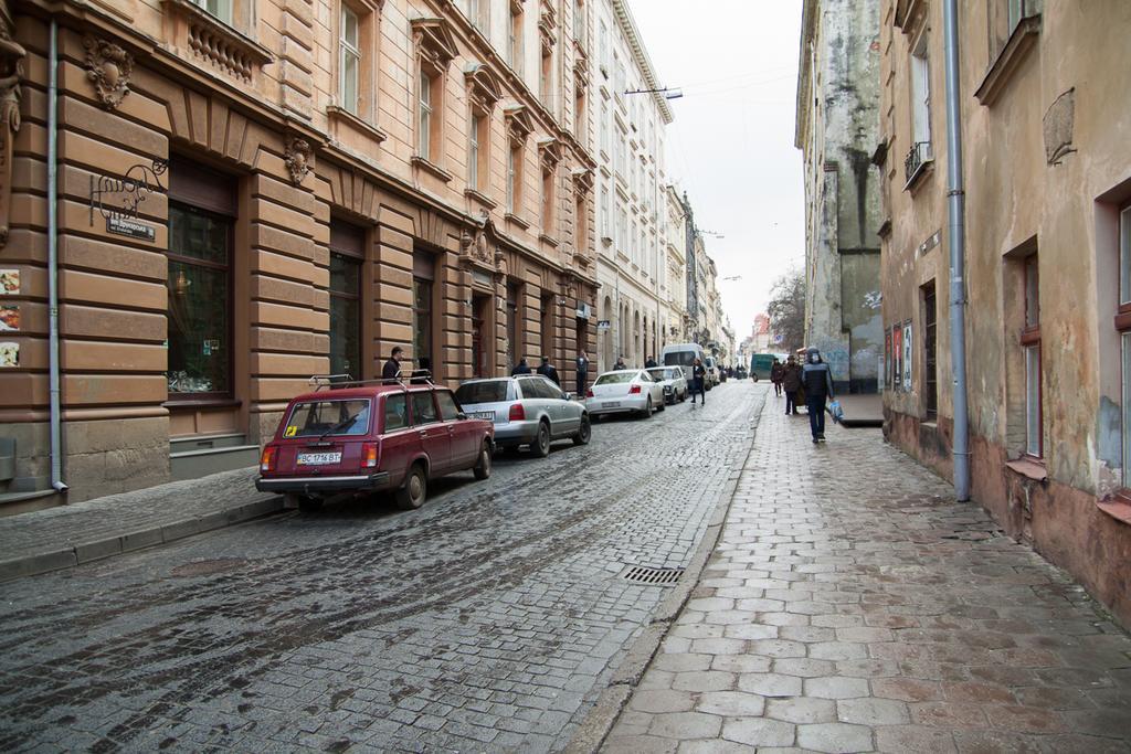 Eva Stories Movie Apartment on Rynok Square Lemberg Exterior foto